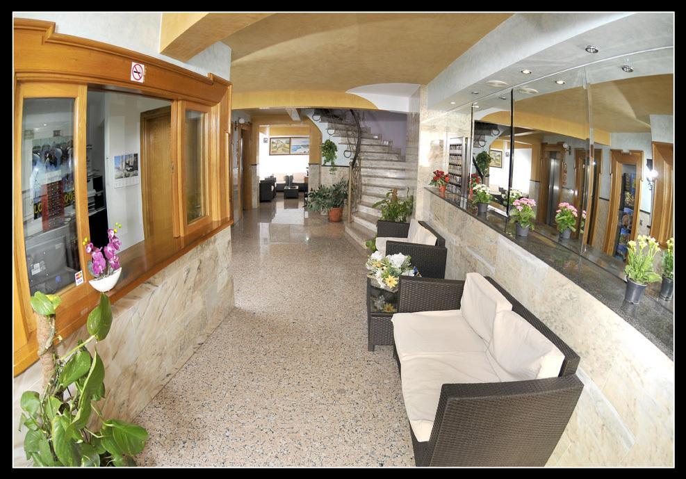 Hostal Carel El Medano  Exterior photo